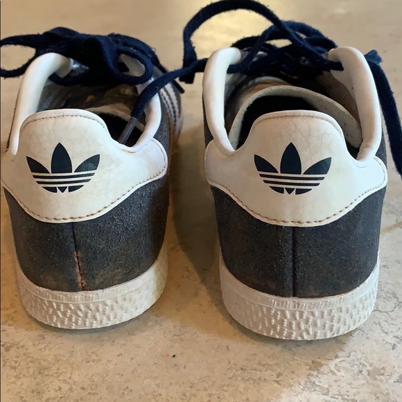 Little boy’s Adidas sneakers - Picture 6 of 7